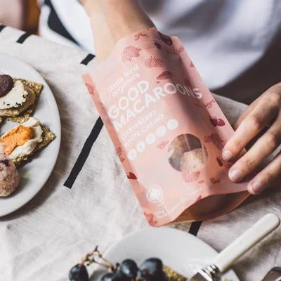 Strawberry & White Cacao Macaroon
