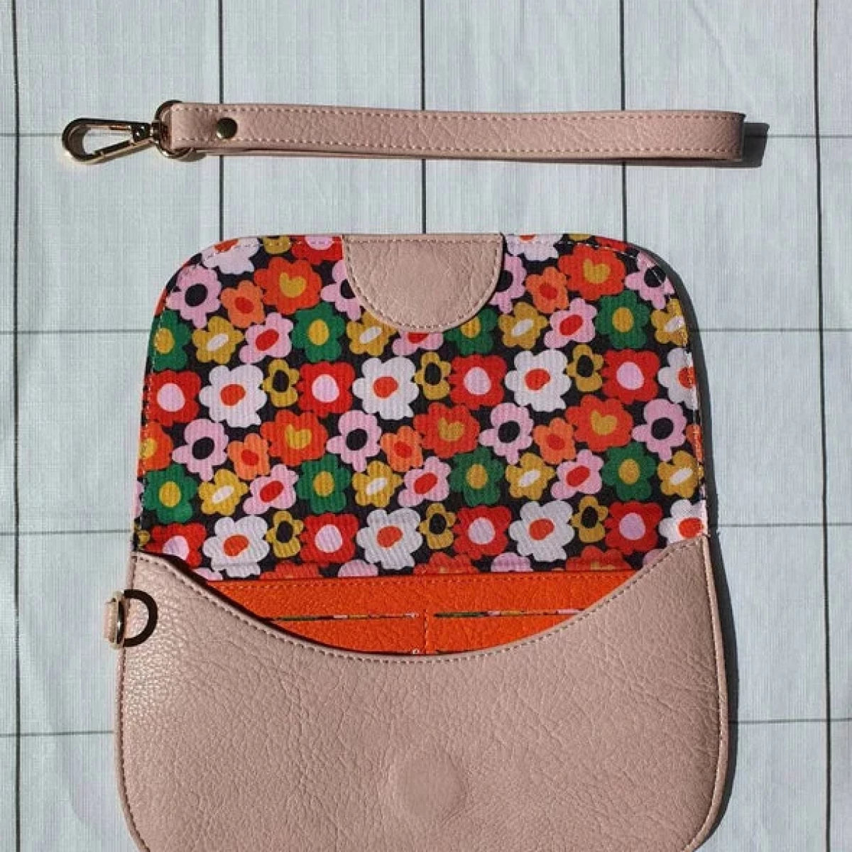 Hello Friday Millie Clutch Wallet - Blush